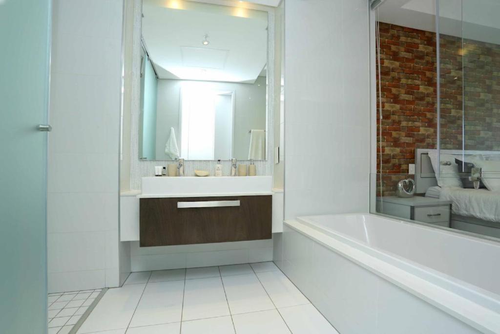 Sandton Skye Apartments جوهانسبورغ المظهر الخارجي الصورة